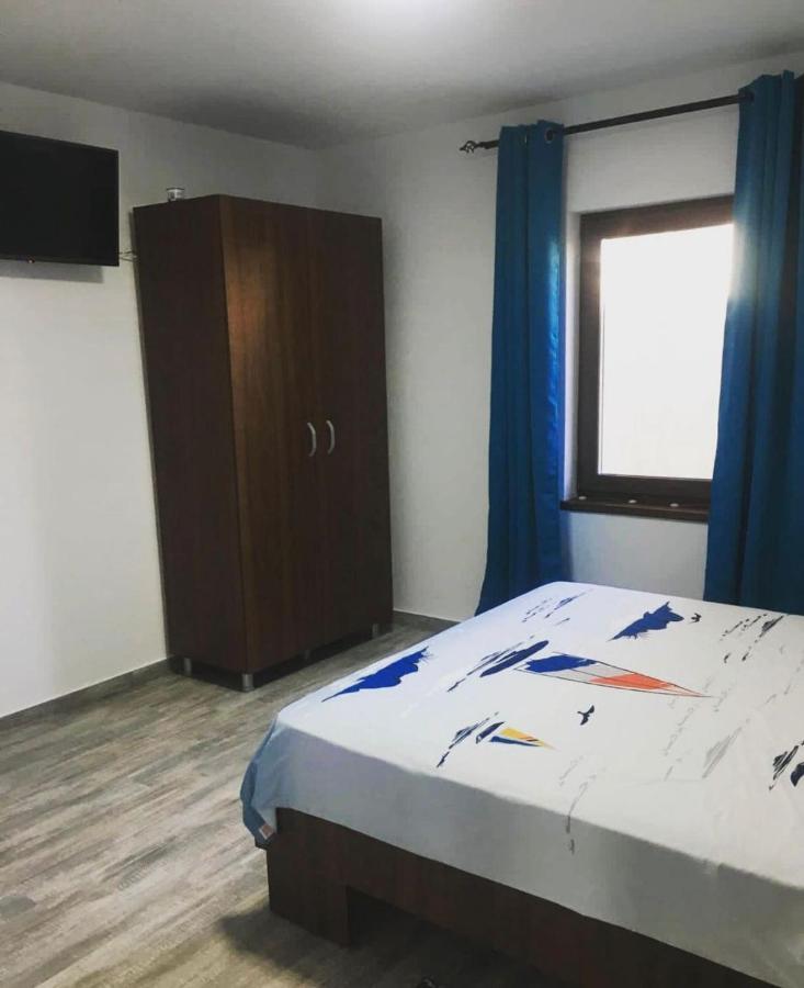 Albdevara Mar Srl Vama Veche Bagian luar foto
